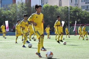 母亲节足球盛宴：超神助攻点燃咸阳