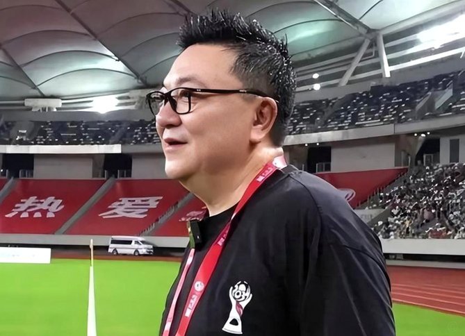 董路会带小黑测骨龄吗？足球小将的难题