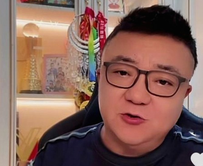 如果小黑是足球小将的队员，你觉得董路会带他去测骨龄吗？