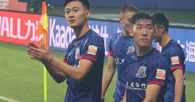 三镇vs申花：四外援对决，谢鹏飞首发成亮点